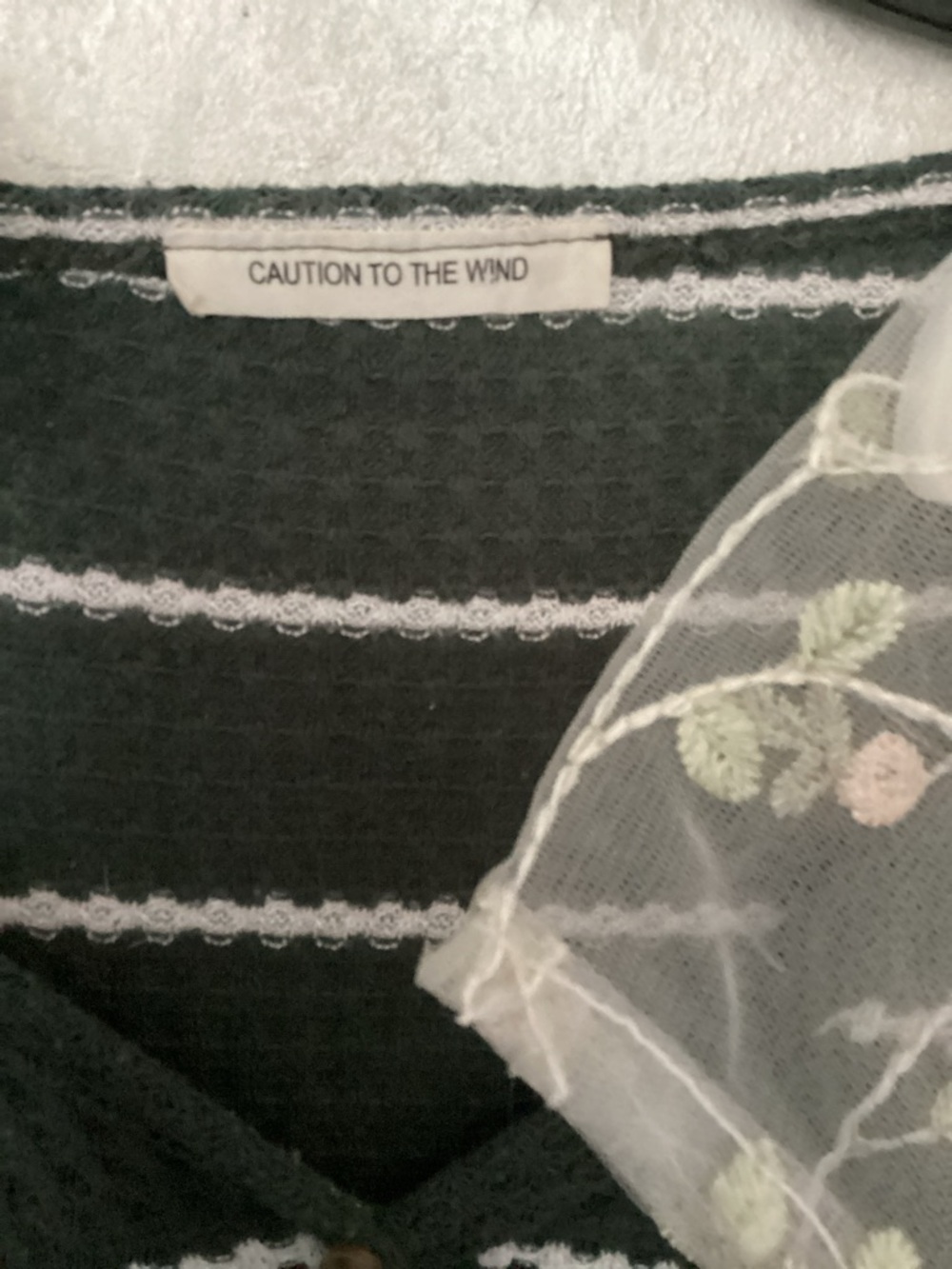 CROP TOPS EUC ❤️ - Picture 3 of 5